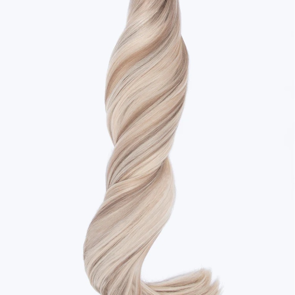 FLEX WEFT 24" 175G PEARL BLONDE #8C / 88 HYBRID BLEND HAIR EXTENSIONS